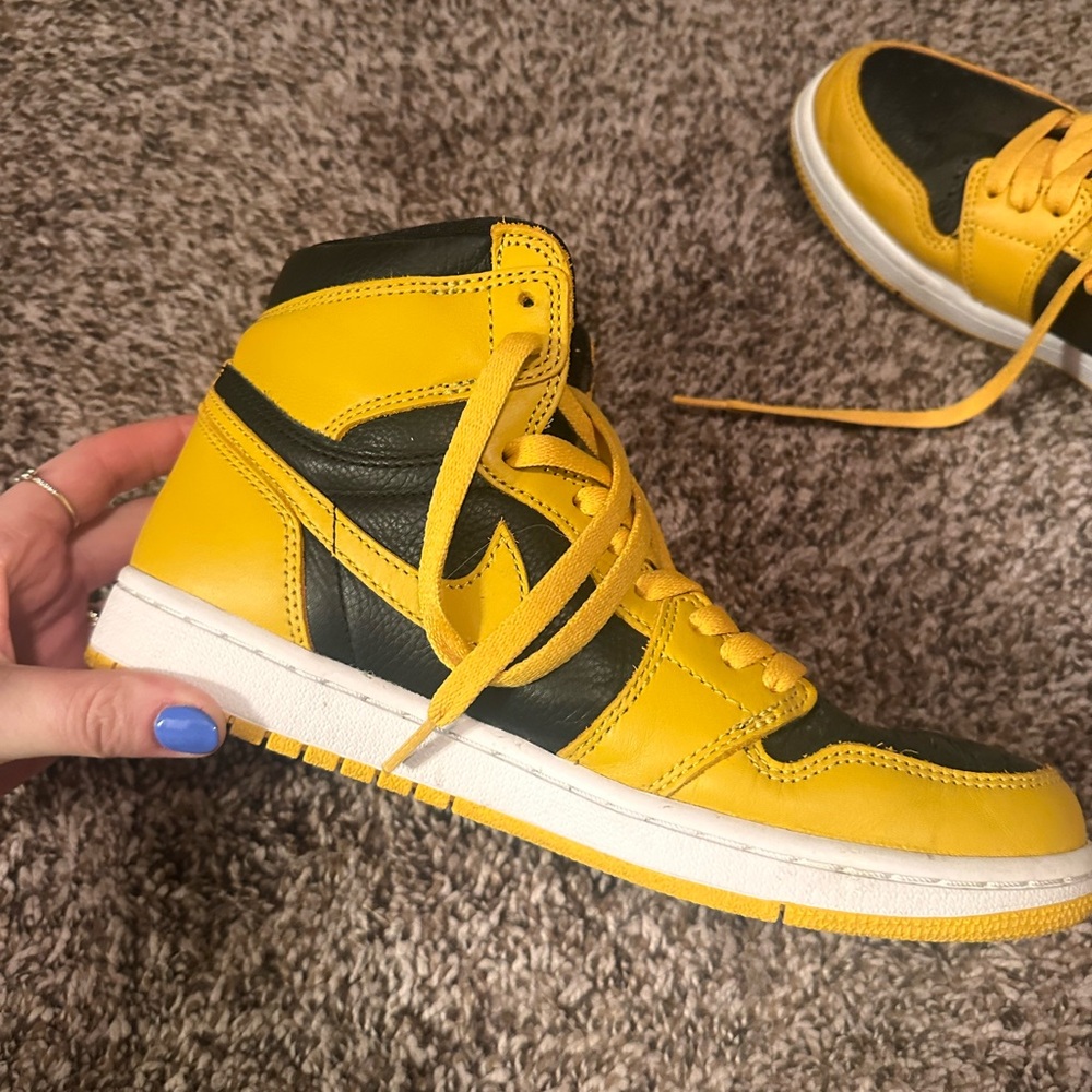 Air Jordan sneakers - Picture 2 of 7